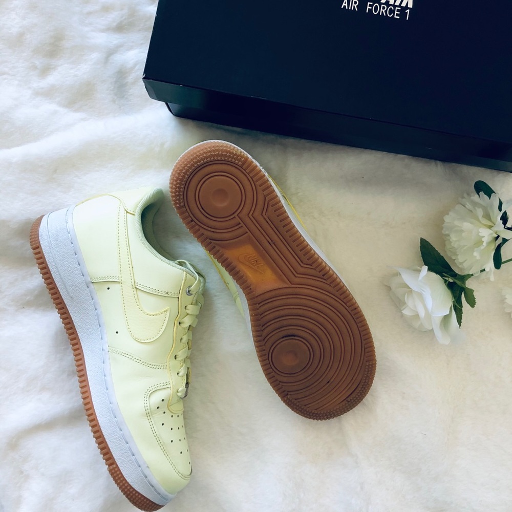 Nike Air Force 1. Wmn Sz 8.5. Fantastic condition - Picture 10 of 16